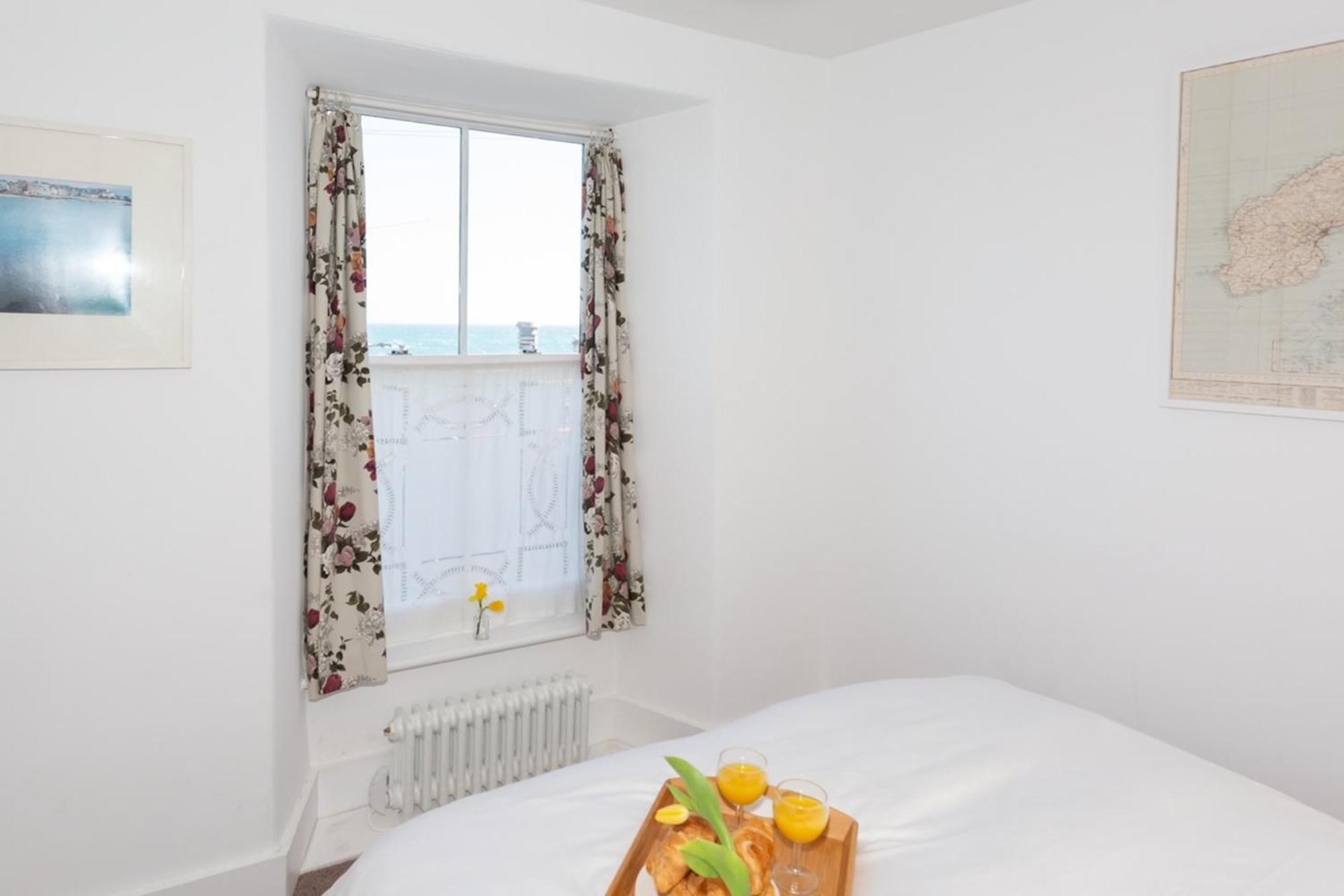 Janies Cottage~ Mousehole~Eclectic Interiors & Vintage Charm Exterior photo